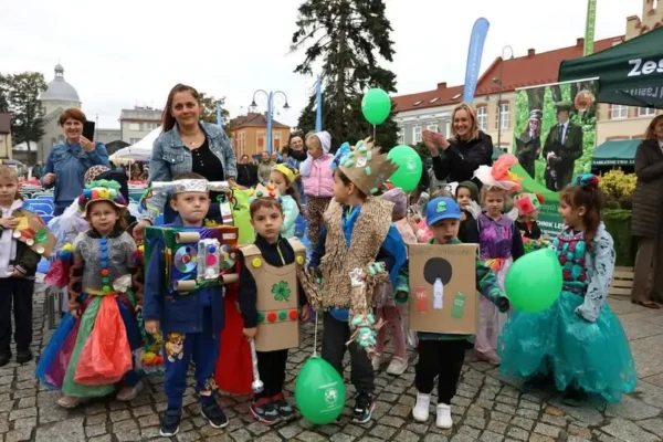 Przedszkolaki z Cieszanowa najlepsze w konkursie eko-mody w Lubaczowie