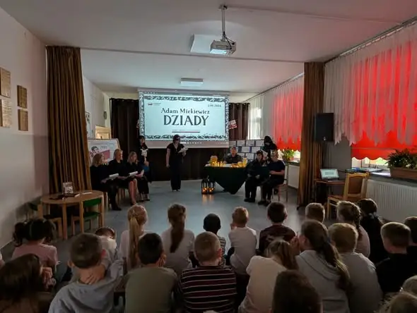 Narodowe Czytanie „Dziadów cz. II” w szkole w Wielkich Oczach