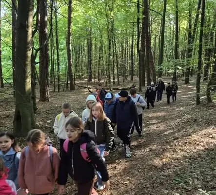 Uczniowie z Narola odkrywali tajemnice nietoperzy w lasach Nadleśnictwa Narol