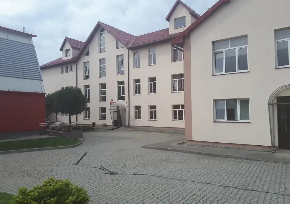 Rowerowa lekcja historii i przyrody – uczniowie ze Starego Dzikowa odkrywali ślady wsi Miłków