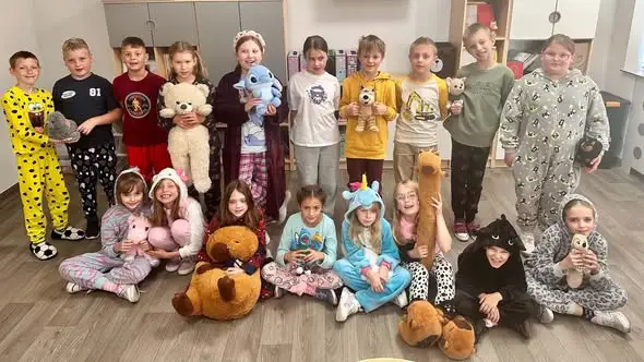 Dzień Piżamy i żonkilowe Pole Nadziei w lubaczowskiej szkole