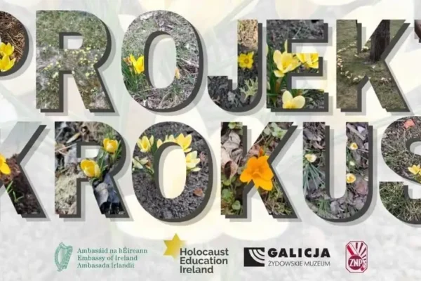 Szkoła w Wielkich Oczach sadzi krokusy dla pamięci o dzieciach Holokaustu