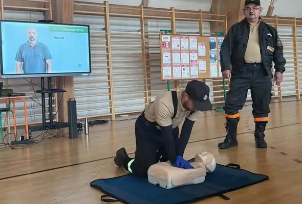 Stary Dzików: Krajowy Trening Rodzinny w szkole podstawowej