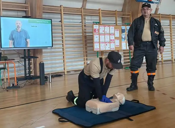 Stary Dzików: Krajowy Trening Rodzinny w szkole podstawowej